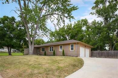 9520 W 59th Terrace, Shawnee, KS 66203 - photo 2