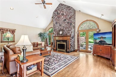 225 Shawnee Trail, Aurora, OH 44202 - photo 2