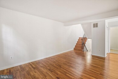 5467 Truxion Ct, Burke, VA 22015 - photo 6