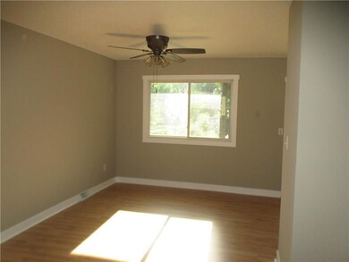 4025 E 32nd St, Des Moines, IA 50317 - photo 7