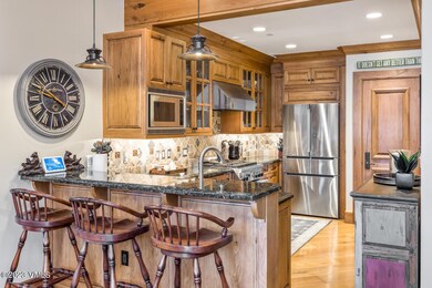 50 Peak View-large-007-009-Kitchen-1500x