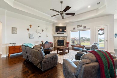 301 Kenyon Ct, Granbury, TX 76049 - photo 6