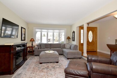 929 S Kent Ave, Elmhurst, IL 60126 - photo 5