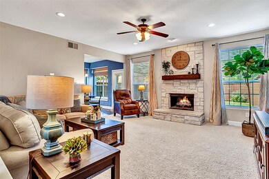 Spacious living room with plenty of room for parties and gatherings.