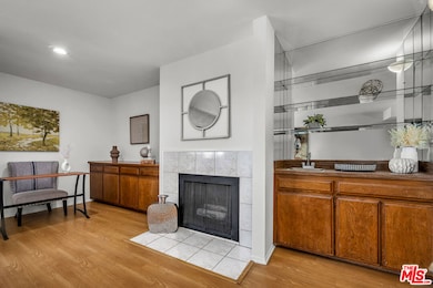 14804 Magnolia Blvd unit 12, Sherman Oaks, CA 91403 - photo 4