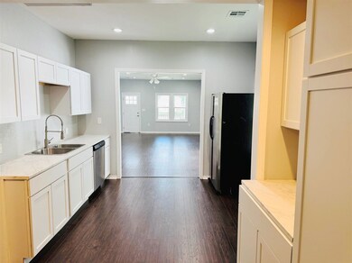 723 E Maple St, Cushing, OK 74023 - photo 4