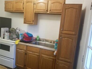 524 Bradley St, Bethlehem, PA 18015 - photo 2