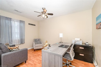 1131 Edinburgh Dr, Jamestown, NC 27282 - photo 4