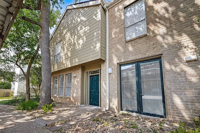 2100 Tanglewilde St unit 195, Houston, TX 77063 - photo 2