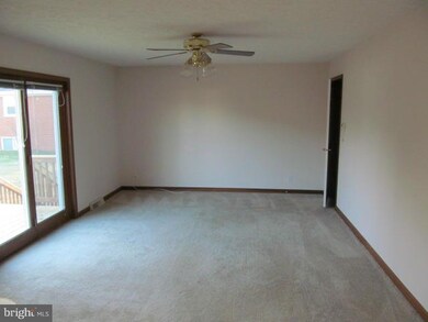 333 Norfolk Dr, Warrenton, VA 20186 - photo 5