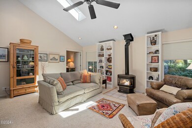 440 SW Cove Point, Depoe Bay OR-08