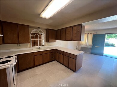 9908 Cedar St, Bellflower, CA 90706 - photo 7