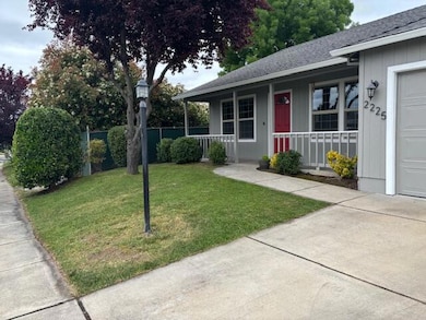 2225 New Haven Dr, Central Point, OR 97502 - photo 5