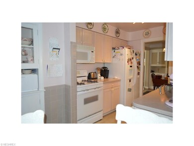 Kitchen comes with appliances.