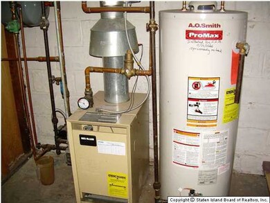 33 Rugby Ave, Staten Island, NY 10301 - photo 7