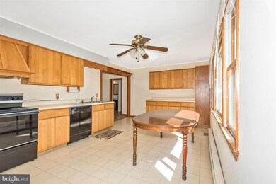 11425 Reisberg Ln, Marriottsville, MD 21104 - photo 7