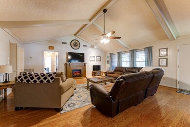 1135 Lindsey Dr, Rosenberg, TX 77471 - photo 7