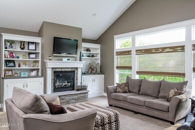 006-Living_Room-1770169-small