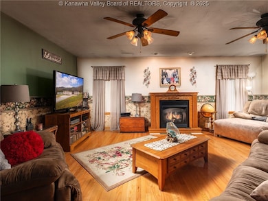 634 Hitch N Go Ln, Elkview, WV 25071 - photo 7