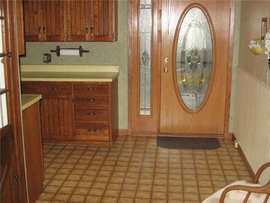 Kitchen Dining Area