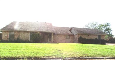 1818 N Pennsylvania Ave, Shawnee, OK 74804 - photo 2