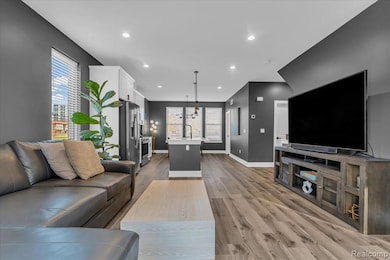 1061 Hampton Cir, Detroit, MI 48207 - photo 5