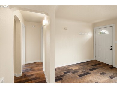 1213 Modoc St, Springfield, OR 97477 - photo 6