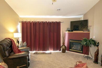 1427 Asbury Ln, Waterloo, IA 50701 - photo 3