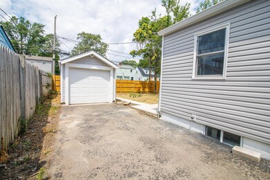 1016 E 20th-7