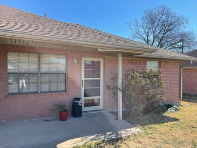 2504 Beverly, Bonham, TX 75418 - photo 2