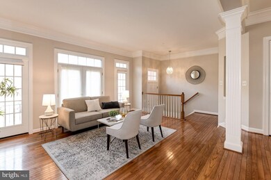 8045 Kidwell Town Ct, Vienna, VA 22182 - photo 6