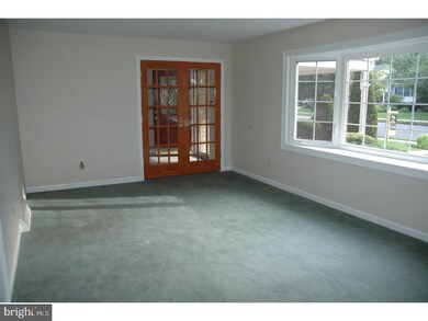 1611 Riversedge Dr, Delanco, NJ 08075 - photo 3