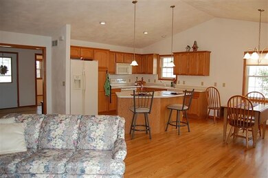 384 Sterling Dr, Oregon, WI 53575 - photo 3