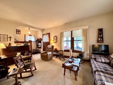 16 N Lancaster Ave, Aurora, IL 60506 - photo 2