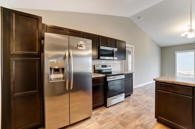 10243 Fieldlight Blvd, Fort Wayne, IN 46835 - photo 5