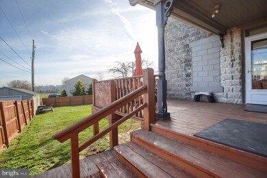 552 W Main St, New Holland, PA 17557 - photo 4