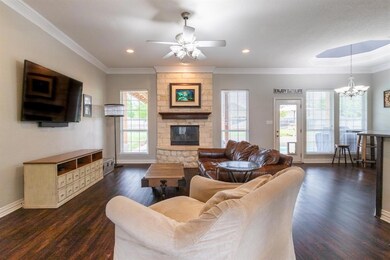 3930 Buena Vista Cir, Granbury, TX 76049 - photo 2