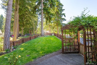 17810 Rising Ct SE, Yelm, WA 98597 - photo 4