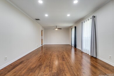 13739 Wood Point, San Antonio, TX 78231 - photo 5