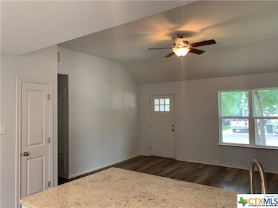 1004 Clyde St, San Marcos, TX 78666 - photo 6