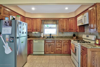 76 Cypress Ln, Matawan, NJ 07747 - photo 5