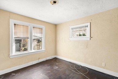 2272 Dresden St. Columbus, OH-015