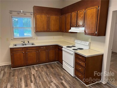 902 9th St, Statesville, NC 28677 - photo 5