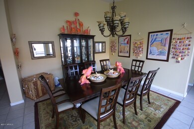 Dining1