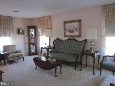 58 Sheffield Place, Southampton, NJ 08088 - photo 4