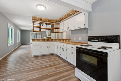 04_7520LittlePawPawLakeRoad_2016_Kitchen