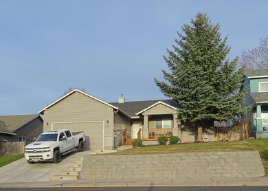 2214 SW 37th St, Redmond, OR 97756 - photo 2