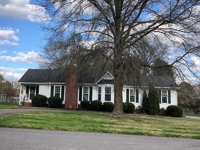 110 Northwood Ave, Shelbyville, TN 37160 - photo 2