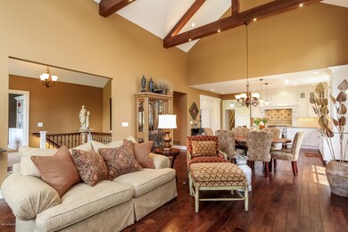 008-Living_Room-2596051-medium