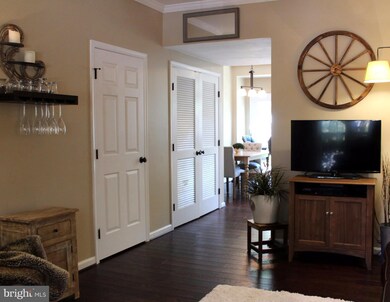 12431 Selkirk Cir, Bristow, VA 20136 - photo 3